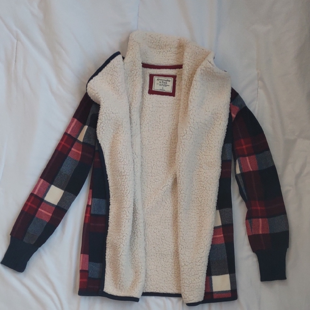 Abercrombie & Fitch Cream and Red Sherpa-Lined Cardigan